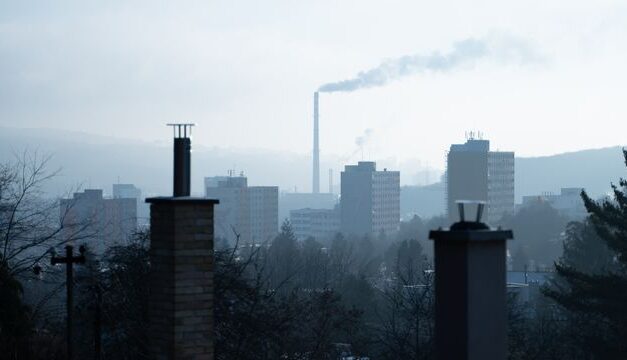 We Are Breathing Toxic Air—and a New UN Report Reveals the Staggering Financial Cost