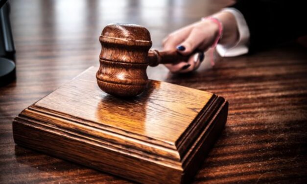 ‘ER’ Reborn or Stolen? Inside the High-Stakes Legal Battle Over Noah Wyle’s ‘The Pitt’