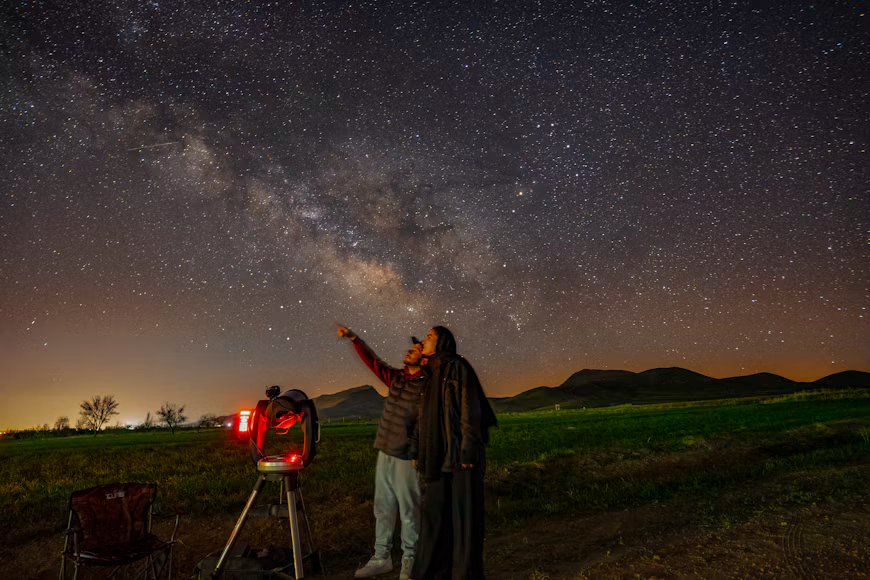 Astronomers Investigate New Evidence About the Atmospheres of Distant Planets