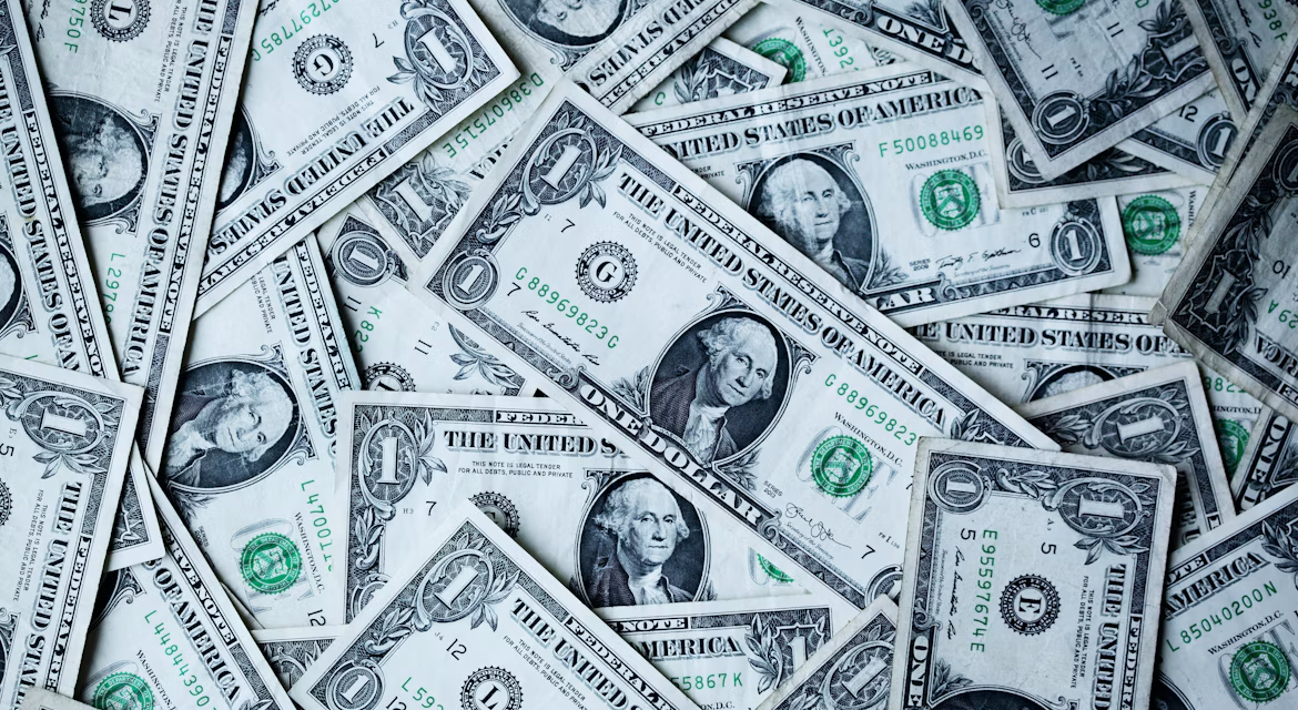 Federal Reserve Maintains Interest Rates as Investors Monitor Inflation and Economic Growth