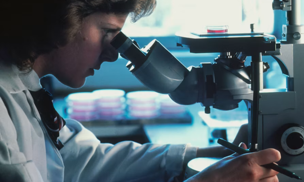 Doctors Urge Women to Reconsider Older Genetic Tests for Cancer Risk