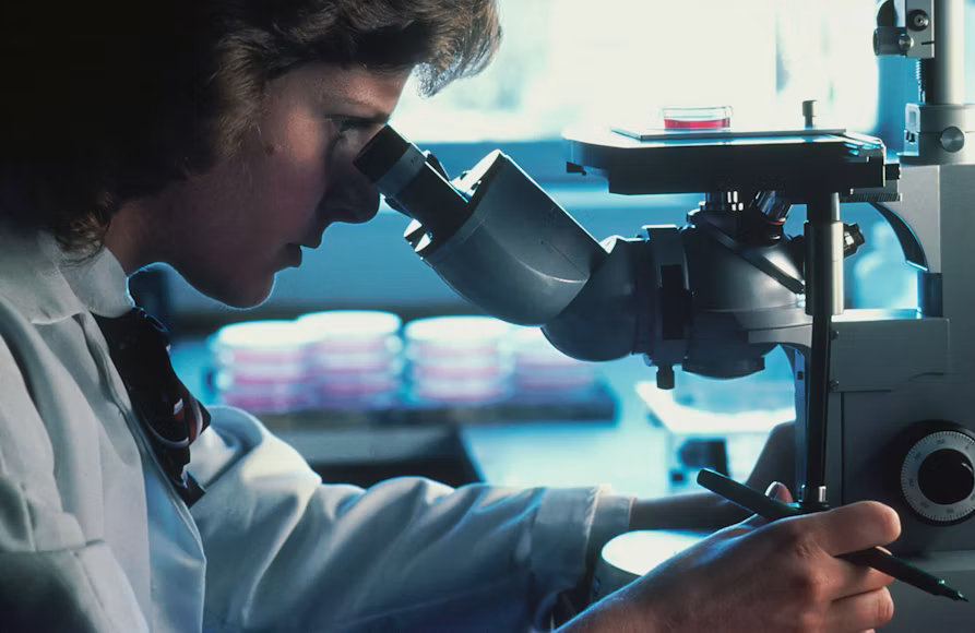 Doctors Urge Women to Reconsider Older Genetic Tests for Cancer Risk