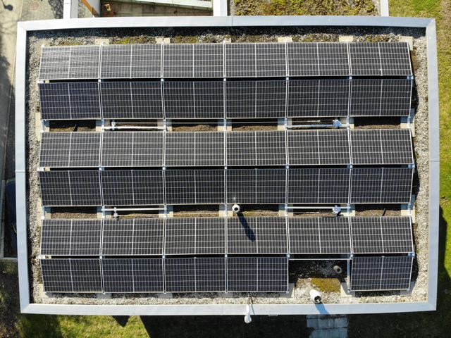 How Chicago Homeowners Are Turning Their Rooftops into Micro-Power Plants and Making the Grid Pay Them