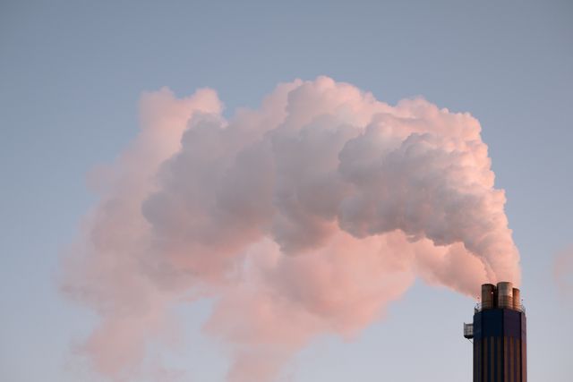 5 Minutes to Toxic Air: Inside California’s Grassroots Push to Stop Schoolside Diesel Idling